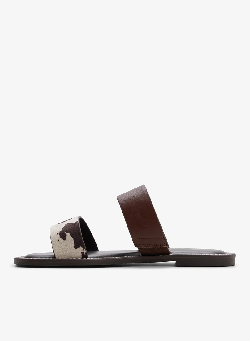 كول ات سبرنج Slip On Flat Sandals